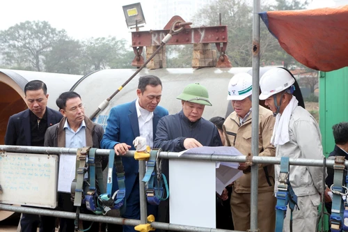 Bí thư Thành ủy Hà Nội thị sát công trường dự án xử lý nước thải Yên Xá