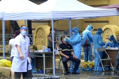 Trưa 11-8 Hà Nội thêm 25 ca Covid-19, nhiều ca phát hiện do lấy mẫu ở khu nguy cơ cao 