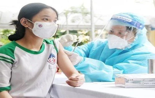 Điều chỉnh: Đã tiêm 2 mũi vaccine Pfizer hoặc Moderna có thể tiêm mũi 3 AstraZeneca