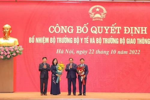Thủ tướng Chính phủ trao Quyết định bổ nhiệm hai Bộ trưởng Đào Hồng Lan và Nguyễn Văn Thắng