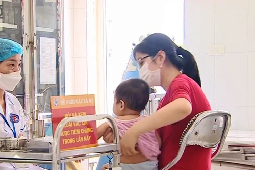 Cấp bách khắc phục tình trạng thiếu vaccine trong tiêm chủng mở rộng