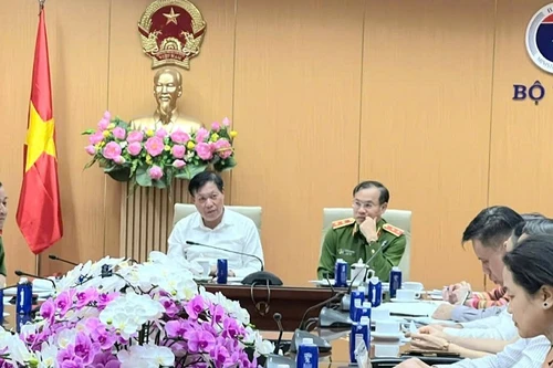 Bộ Công an và Bộ Y tế bàn xem xét tăng chế tài xử phạt vi phạm an toàn thực phẩm