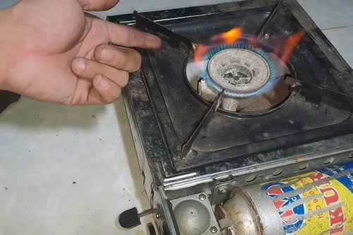 Đang ăn lẩu thì bình ga mini phát nổ, thiếu niên 15 tuổi nhập viện cấp cứu