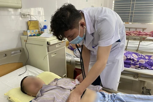 Đi ăn cỗ tại Nam Định, cụ ông 83 tuổi ở Hà Nội nhập viện vì liên cầu khuẩn