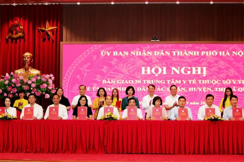 Hà Nội: Từ 1-10, các trung tâm y tế sẽ bàn giao về UBND quận, huyện quản lý