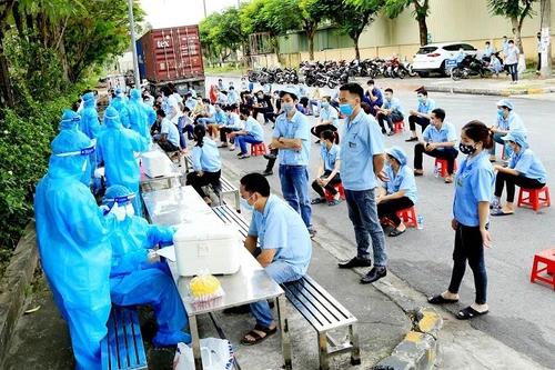 Hà Nam phát hiện 12 ca Covid-19 mới gồm nhiều công nhân, xét nghiệm toàn bộ TP Phủ Lý