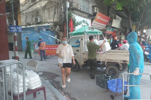 Hà Nội chỉ còn 13 điểm phong tỏa, 405 bệnh nhân Covid-19 đang điều trị