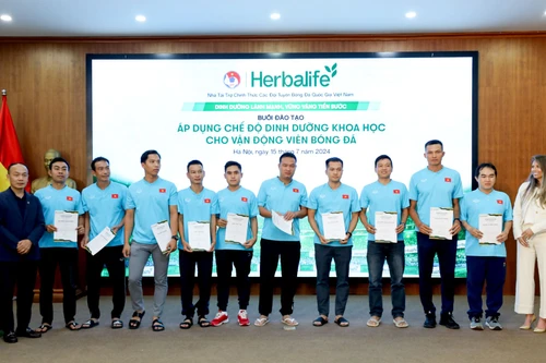 Đào tạo về dinh dưỡng khoa học cho 58 câu lạc bộ bóng đá Việt Nam