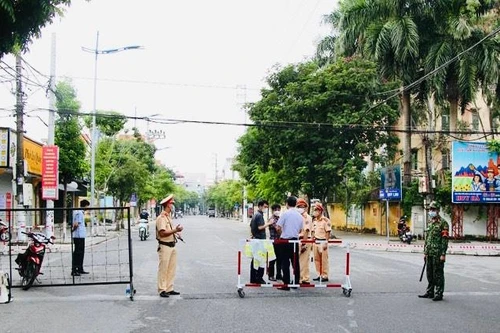 Hà Nội chỉ ghi nhận 11 ca Covid-19 trong 3 ngày qua, Hà Nam áp dụng Chỉ thị 16 toàn TP Phủ Lý