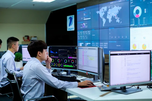 Từ nay đến 2025, kiện toàn tổ chức bộ máy về chuyển đổi số từ trung ương đến địa phương