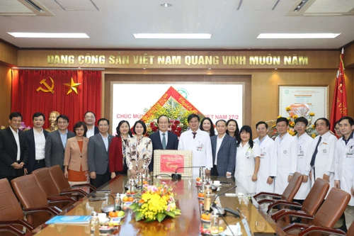 Lãnh đạo Hà Nội mong muốn Bệnh viện Bạch Mai hỗ trợ, chuyển giao kỹ thuật cho y tế Thủ đô