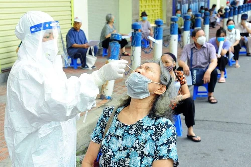 Bốn cụ già trên 75 tuổi dương tính, Hà Nội thêm 17 ca Covid-19 trưa 12-9