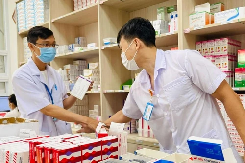 Nhiều bệnh viện lớn than thiếu thuốc, vật tư y tế, không dễ để tháo gỡ