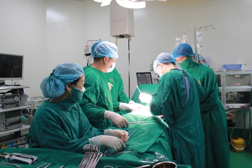 Gần ba giờ phẫu thuật, cứu sống kịp thời nam thanh niên 18 tuổi bị tai nạn nghiêm trọng