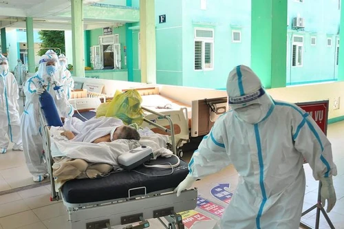 Bệnh nhân Covid-19 nặng ở Hà Nội cần đến bệnh viện nào, những ai được điều trị tại nhà?