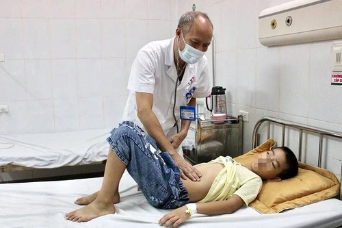 Thông tin mới nhất vụ 4 học sinh tiểu học ở Đông Anh nhập viện sau bữa ăn bán trú