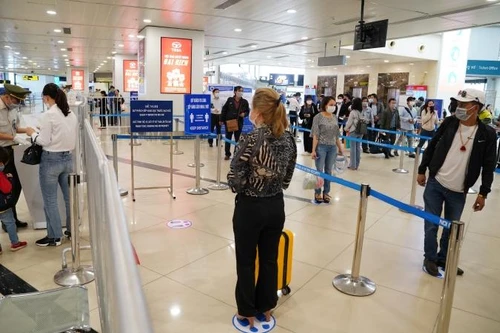 Phát hiện một bệnh nhân Covid-19 đi chuyến bay Bamboo Airways từ TP.HCM về Nội Bài