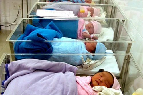 Hà Nội đặt mục tiêu giảm 0,1% tỷ lệ sinh con thứ ba trở lên trong năm 2023