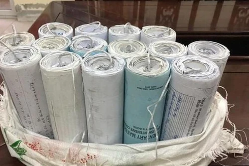 Bé trai nhập viện cấp cứu với bàn tay bị xẻ đôi vì tự chế pháo nổ