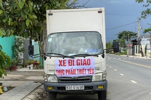 Tỉnh đầu tiên ở miền Tây tiêm vaccine cho tài xế, phụ xe chở hàng đường dài