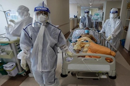 Một tỉnh phía Nam đăng ký bổ sung gần 6.900 ca Covid, số mắc ở Hà Nội vẫn tăng mạnh