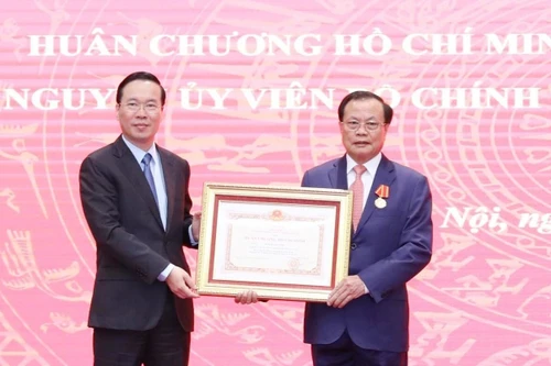 Nguyên Bí thư Thành ủy Hà Nội Phạm Quang Nghị được tặng Huân chương Hồ Chí Minh