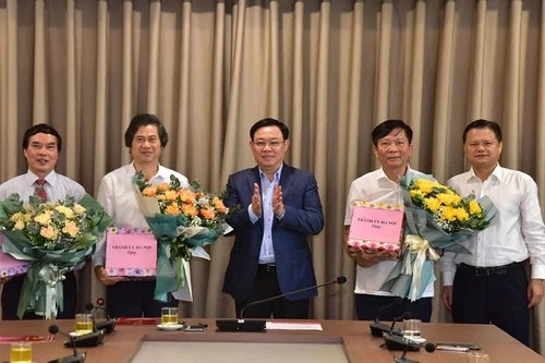 Hà Nội: Trao quyết định nghỉ hưu cho 3 Thành ủy viên