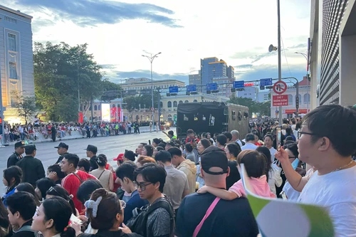 Thủ tướng yêu cầu tăng cường đảm bảo an ninh, trật tự dịp lễ 30-4 và 1-5