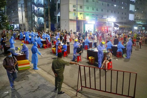 Chính thức công bố 10 ca Covid-19 mới trong cộng đồng ở Hà Nội, TP HCM thêm 209 ca