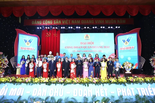 Bà Bùi Thị Ngọc Thủy tiếp tục được bầu làm Chủ tịch Liên đoàn lao động quận Hoàng Mai