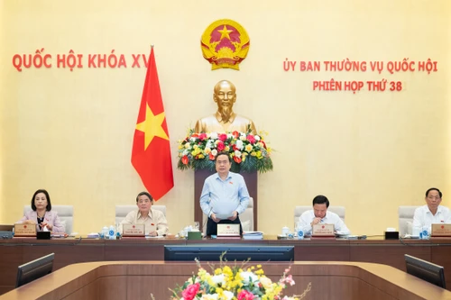 Ủy ban Thường vụ Quốc hội xem xét công tác nhân sự và các nội dung chuẩn bị kỳ họp thứ tám