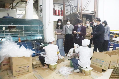 Bánh cốm Nguyên Ninh bị yêu cầu tạm ngừng hoạt động do vi phạm an toàn thực phẩm