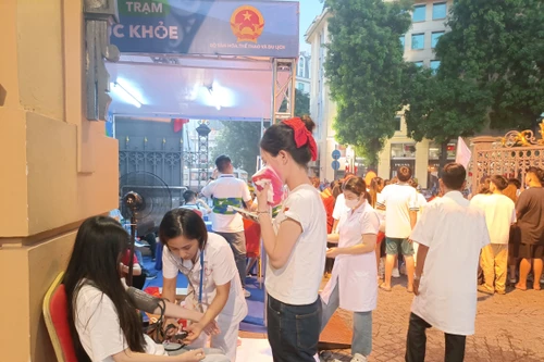 Chín trường hợp được sơ, cấp cứu kịp thời trong đêm tại điểm Nhà hát lớn Hà Nội