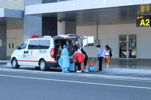 Năm ca mắc Covid-19 mới: 3 người Hà Nội, 2 người dương tính sau 18 ngày về nước