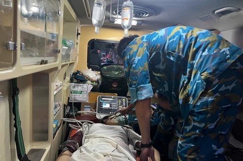 Người dân cần làm gì nếu bị cuốn vào đám đông hoặc bị ngã… khi xem diễu binh, diễu hành?