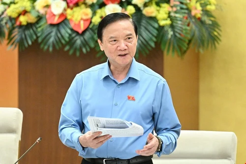 Nhiều đại biểu Quốc hội chuyên trách giữ tới 3-4 chức, không biết bổ nhiệm khi nào?