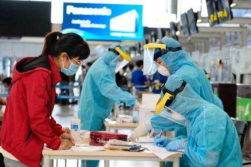 Hà Nội phát hiện 22 ca dương tính trong 1.872 người về từ miền Nam, kêu gọi tuân thủ phòng bệnh