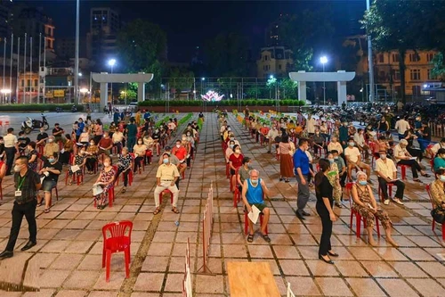 Cập nhật tiến độ tiêm vaccine Covid-19 tại Hà Nội: 3 phường của Ba Đình đã hoàn thành 100%