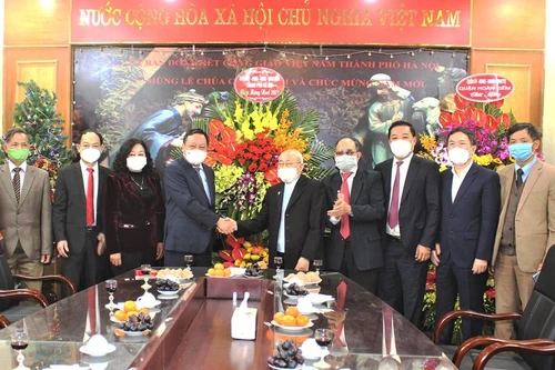 Lãnh đạo Thành ủy Hà Nội mong bà con giáo dân đồng hành chống dịch trong dịp Giáng sinh