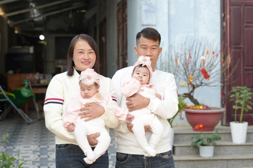 Mùa xuân đặc biệt của cặp vợ chồng 12 năm “tìm con”