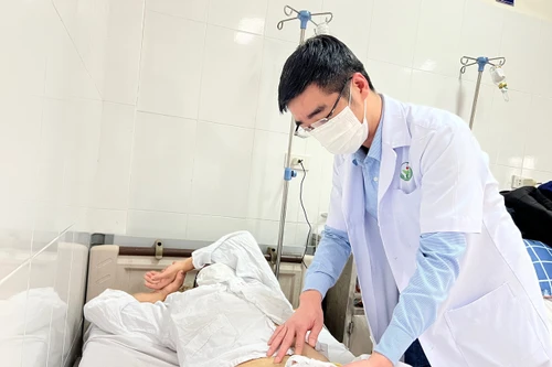 Người đàn ông 50 tuổi ở Hà Nội gãy dương vật do quan hệ sai tư thế