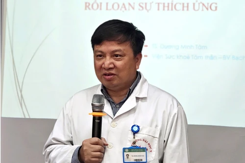 Mất ăn mất ngủ vì chồng làm ăn thua lỗ, nợ nần, người vợ phải nhập viện tâm thần