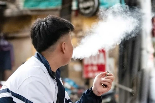 Hành vi chứa chấp và sử dụng thuốc lá điện tử có thể bị phạt 1-2 triệu đồng