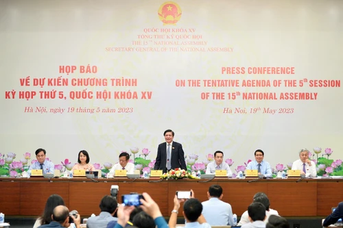 Kỳ họp thứ 5 của Quốc hội diễn ra trong 2 đợt, thông qua 8 luật, có nội dung nhân sự