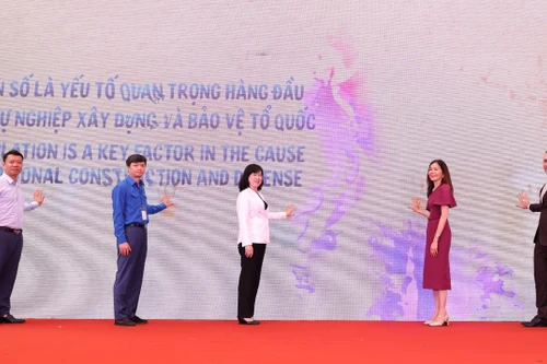 Đề xuất hỗ trợ bằng tiền mặt hoặc hiện vật khi sinh con, ưu tiên tiếp cận nhà ở xã hội