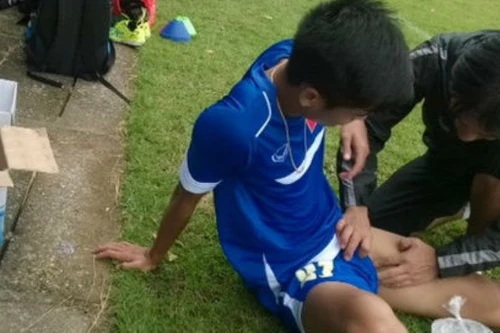 Nam sinh 15 tuổi ở Đông Anh vỡ tinh hoàn do bị sút bóng trúng hạ bộ