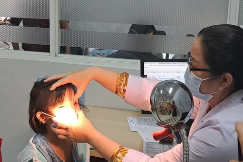 Kiểm tra, xử phạt các cơ sở lợi dụng dịch đau mắt đỏ để tăng giá thuốc