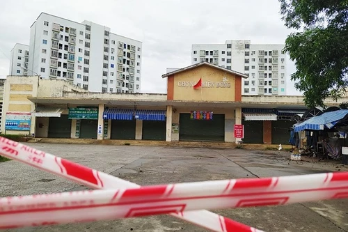 Đà Nẵng đóng cửa khẩn cấp một chợ dân sinh do có 3 bệnh nhân Covid-19 thường xuyên đến