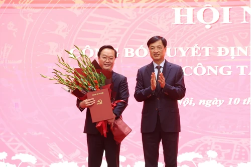 Ông Nguyễn Đức Trung được giới thiệu để bầu làm Chủ tịch UBND TP Hà Nội, hứa sẽ cống hiến hết mình