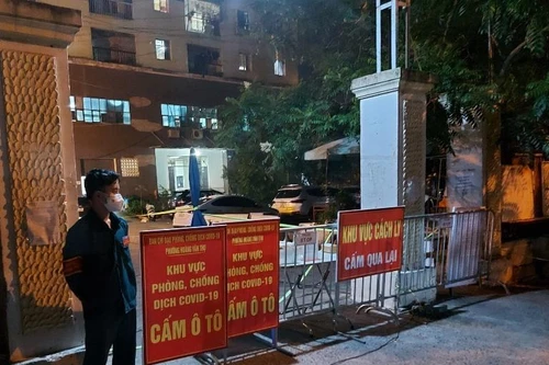 Hà Nội: 4 người ở chung cư A5 Đền Lừ và 18 người cách ly tại Đại học FPT dương tính Covid-19